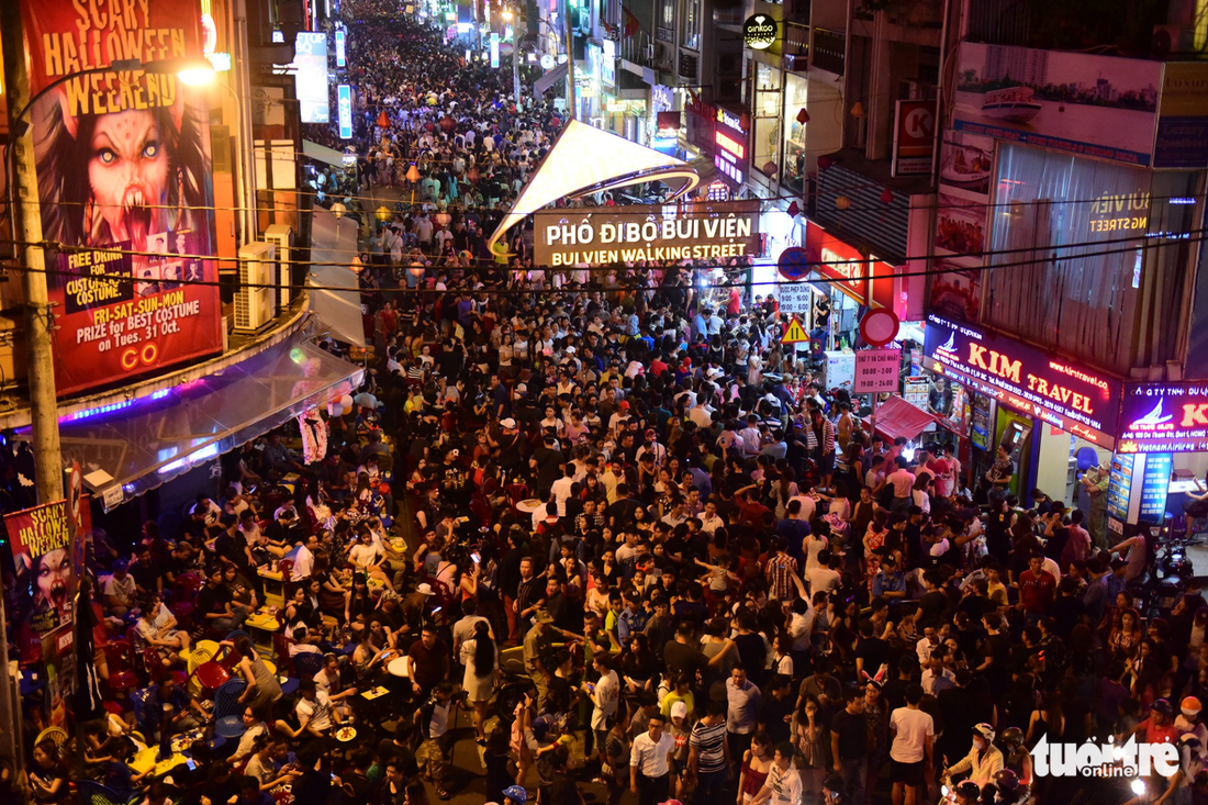 pho tay bui vien thanh bien nguoi dem halloween