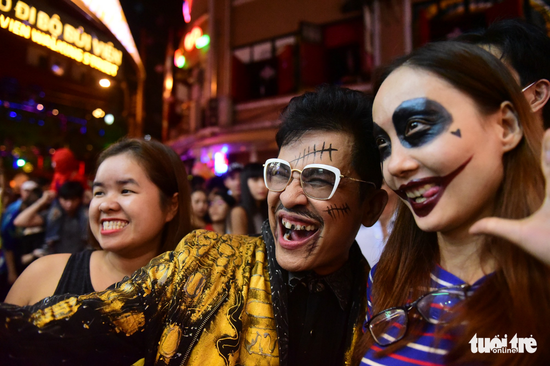 pho tay bui vien thanh bien nguoi dem halloween