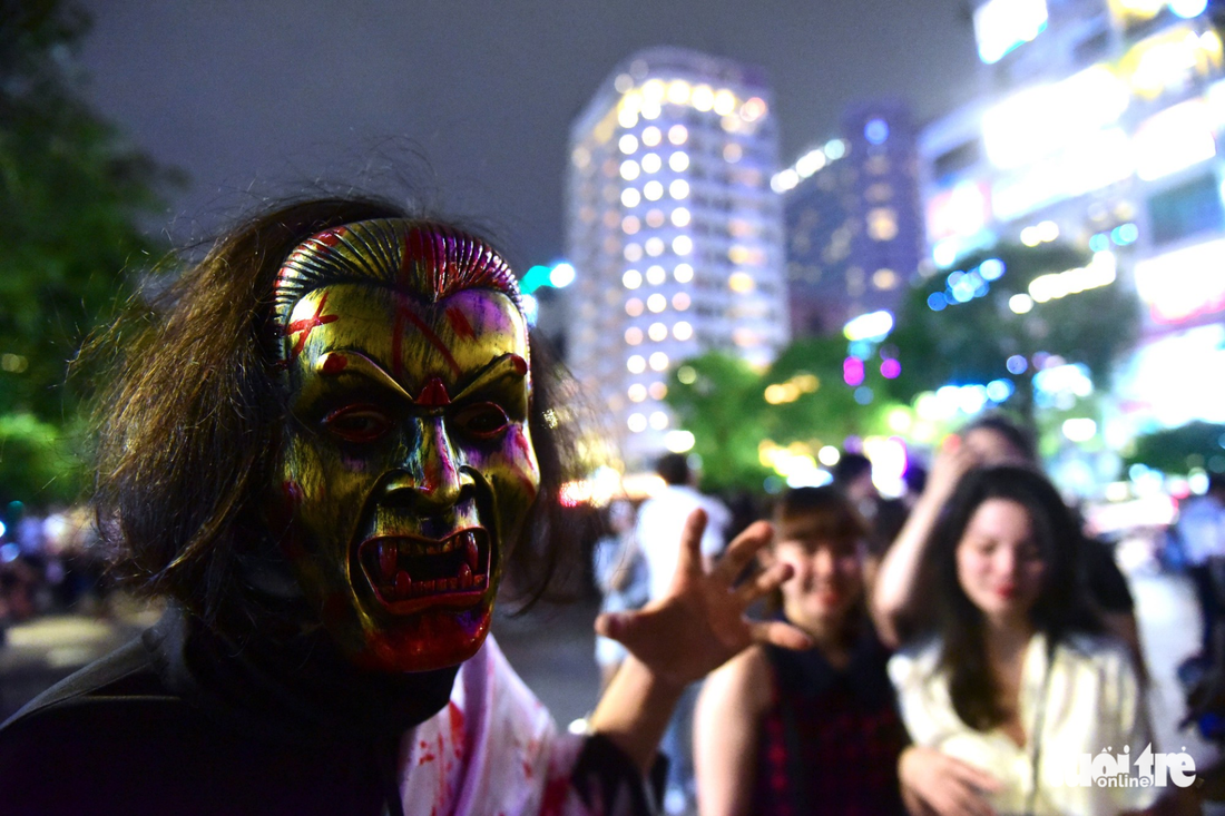 pho tay bui vien thanh bien nguoi dem halloween