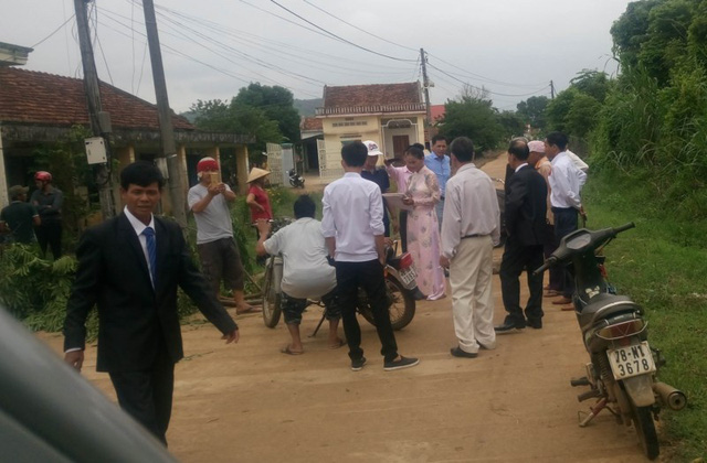 vu chan xe dau doi no truong thon nhan loi va tiep tuc cong tac