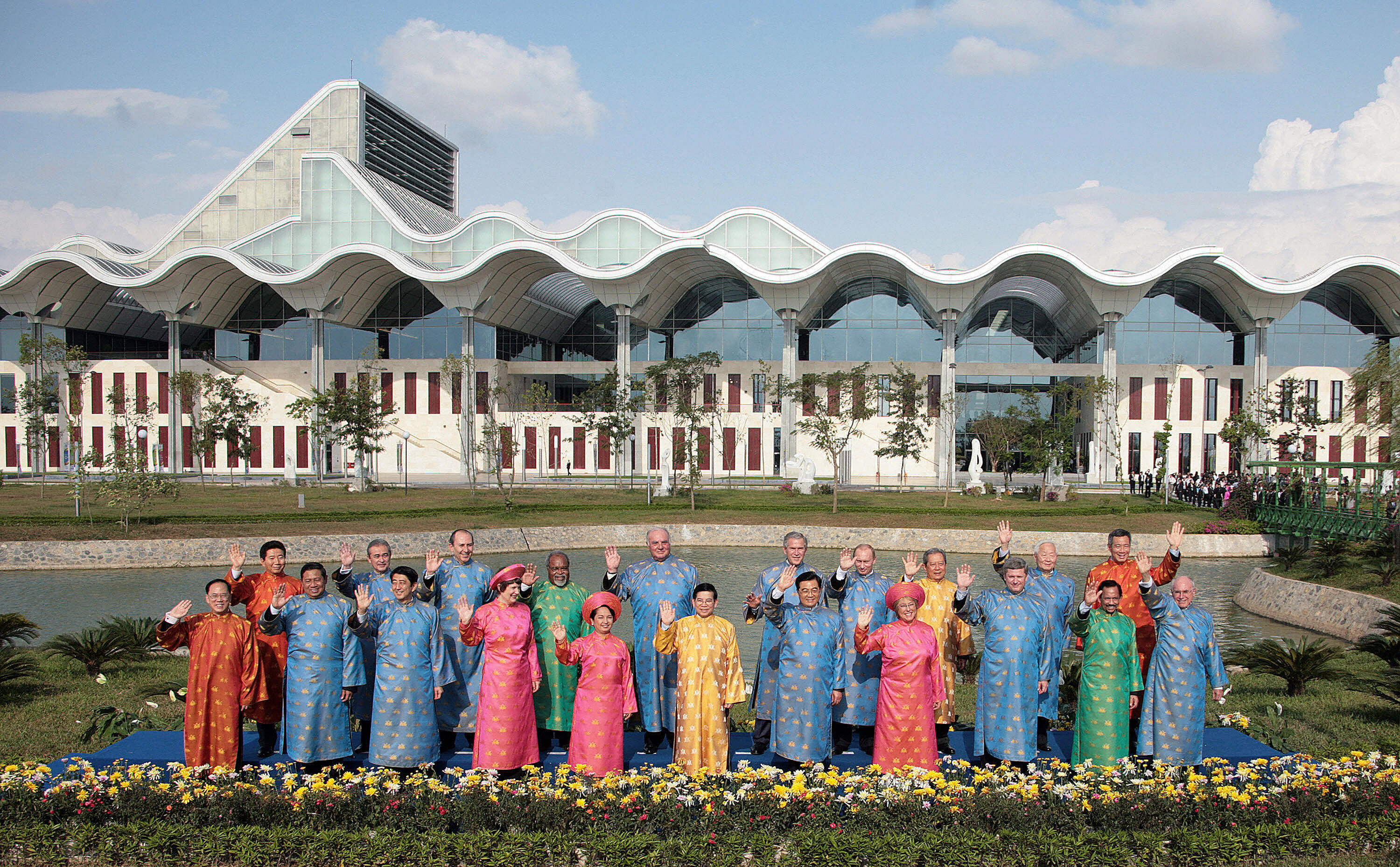 apec 2006 xu ly khong kheo mot la phieu bo di la minh cung kho khan
