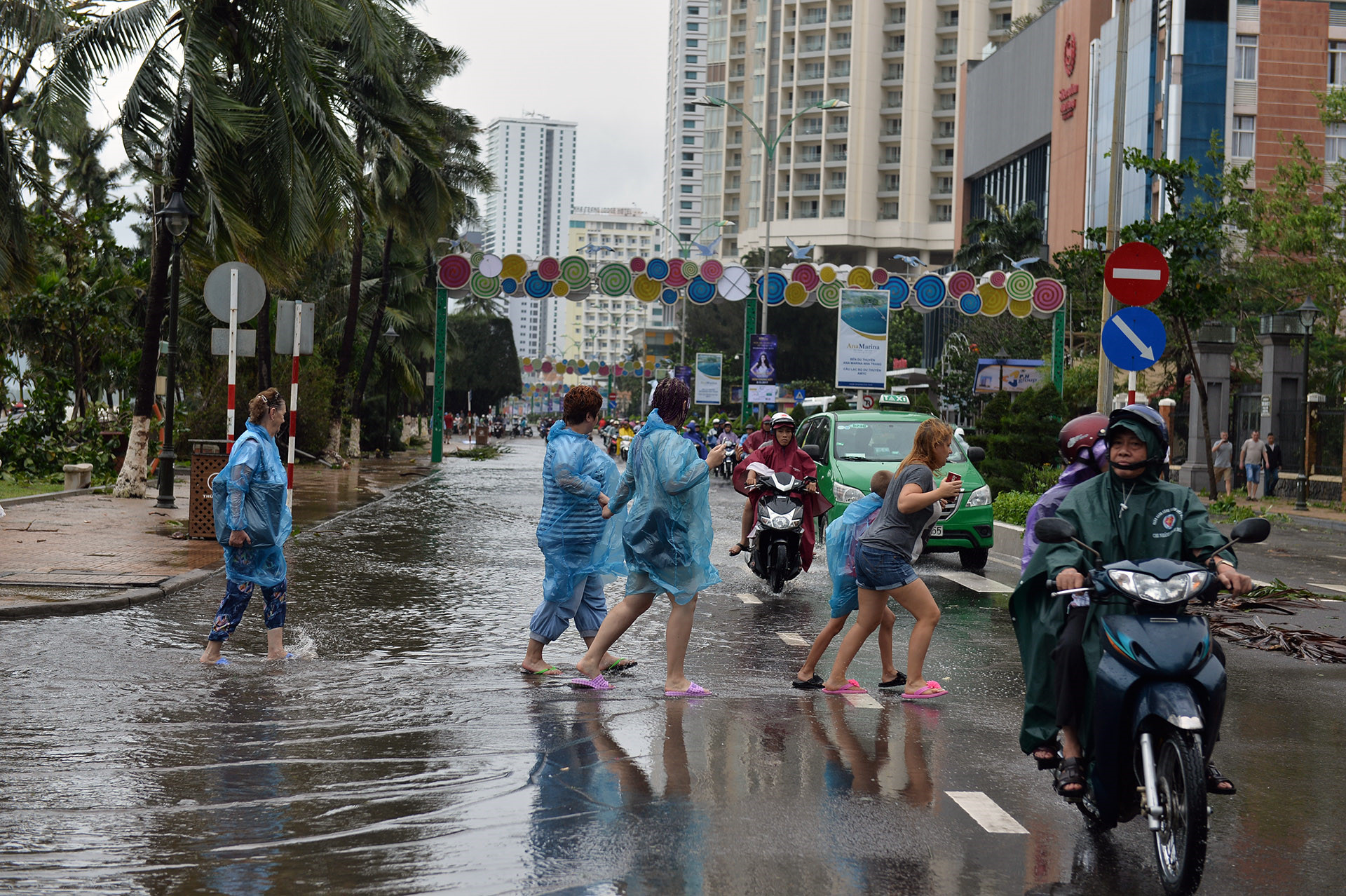 nha trang nhung ngay ngon ngang sau bao lich su