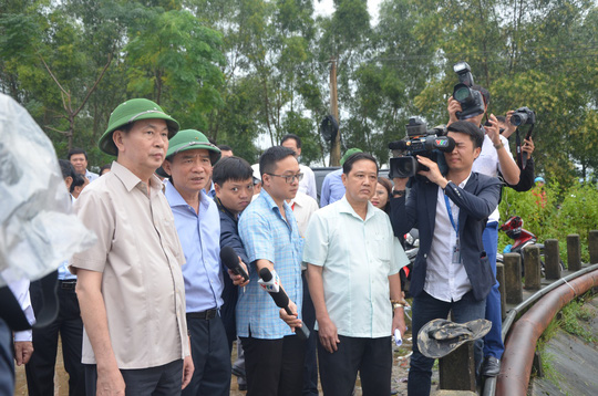 chu tich nuoc tran dai quang vao tan vung lu tham nguoi dan
