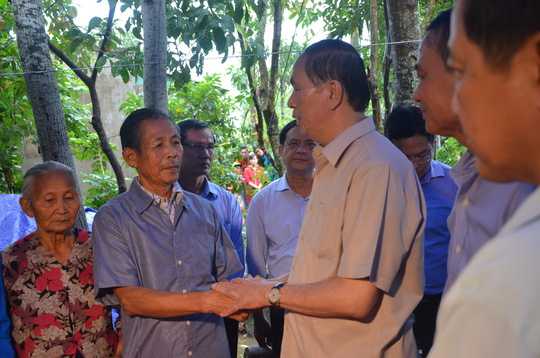 chu tich nuoc tran dai quang vao tan vung lu tham nguoi dan