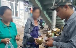 Anh trai ở Sài Gòn cho cô gái lạ thiếu nợ 2 quả dừa xiêm và câu chuyện lòng tin nhiều người suy ngẫm