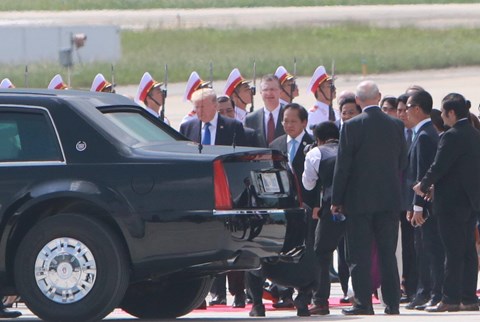 truc tiep tong thong my donald trump da toi san bay da nang
