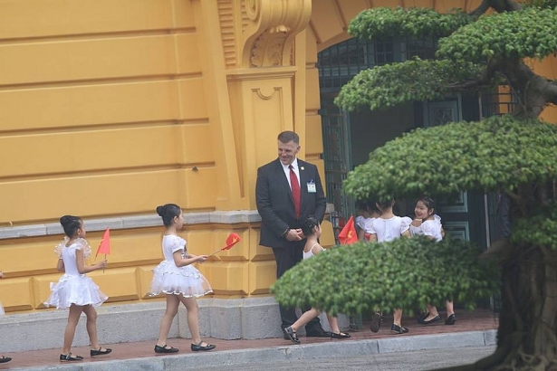 truc tiep le don chinh thuc tong thong donald trump tai phu chu tich