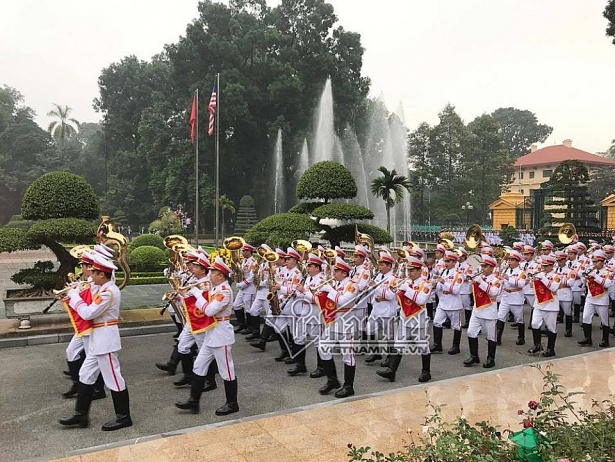 truc tiep le don chinh thuc tong thong donald trump tai phu chu tich