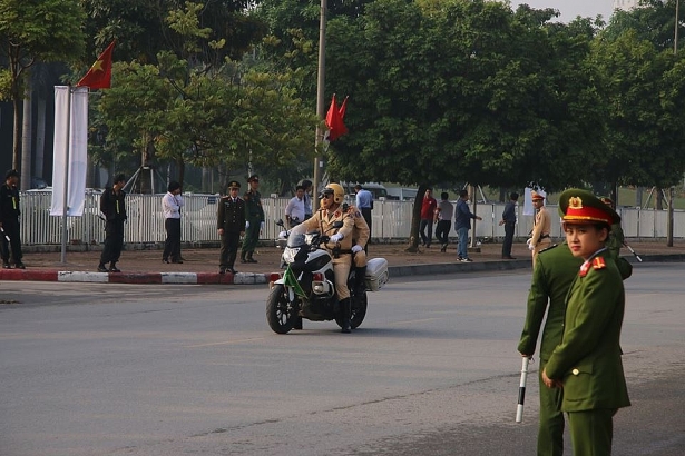 ong tap can binh roi khach san bat dau lich trinh trong ngay cuoi tham chinh thuc viet nam