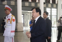 ha noi hoan dat ten pho trinh van bo nguoi hien hon 5000 luong vang