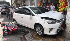 Vụ thượng úy lái Toyota tông 7 xe máy: Chủ phương tiện đòi đền ôtô mới