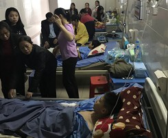 Vật thể lạ phát nổ tại sân vận động, 4 học sinh trọng thương