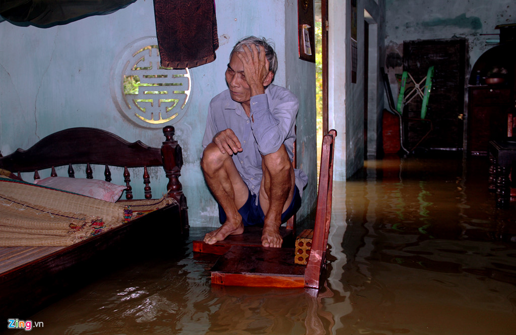 nguoi dan quang nam lai tat bat chay lu