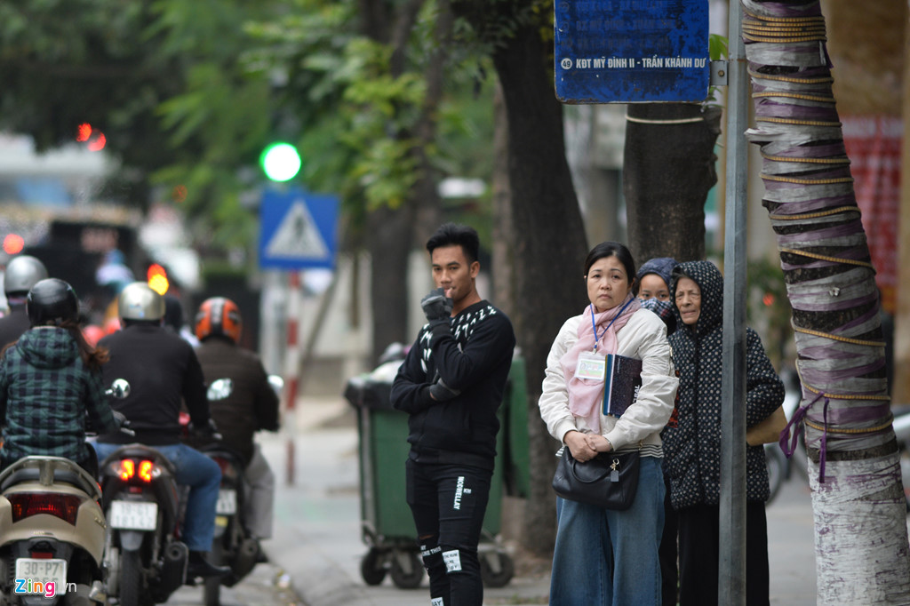 nguoi ha noi co ro suoi am sau mot nam vang mua dong