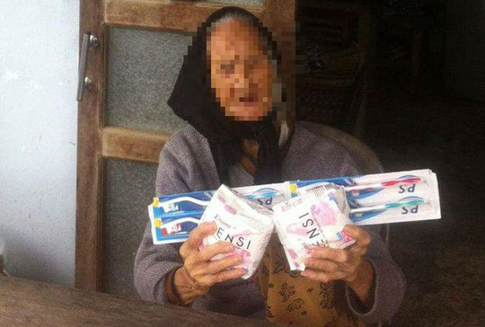 thuc hu vu cu ba nhan qua cuu tro la bang ve sinh