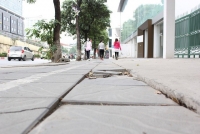 ha noi duoi nhung vien da o via he tien ty duoc dao len de lat lai co gi