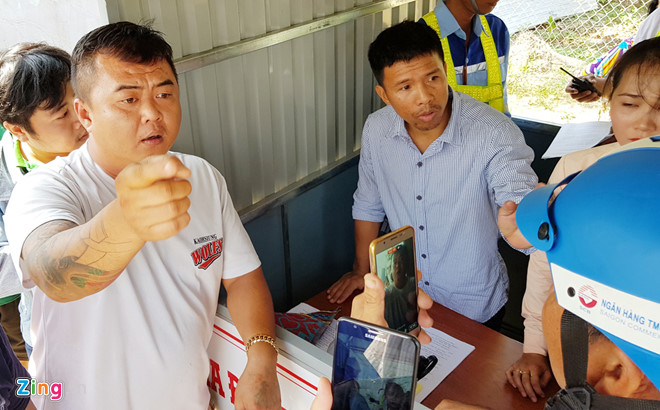bot cai la y hon loan nhieu nguoi qua khich bi canh sat ap giai