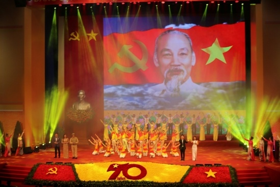 cuoc chien dau anh dung cua quan dan thu do the hien ro khi phach cha ong va hon thieng song nui