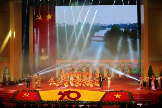 cuoc chien dau anh dung cua quan dan thu do the hien ro khi phach cha ong va hon thieng song nui
