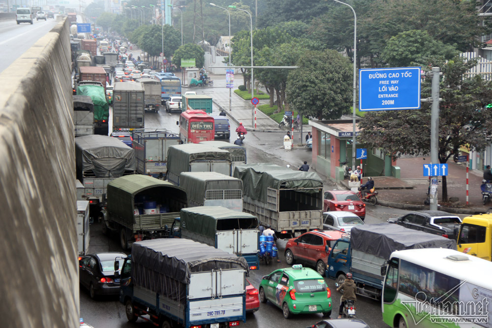 duong ha noi tac nghet xuyen trua trong gia ret
