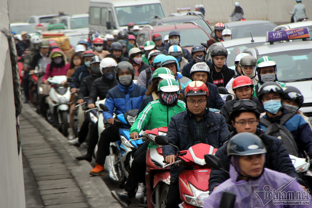 duong ha noi tac nghet xuyen trua trong gia ret