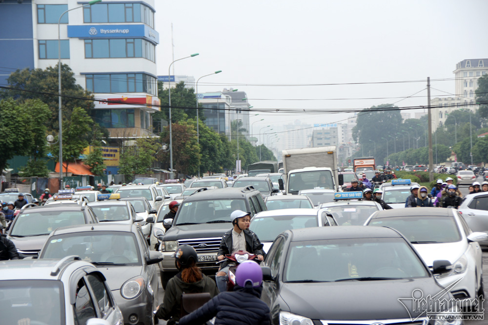 duong ha noi tac nghet xuyen trua trong gia ret