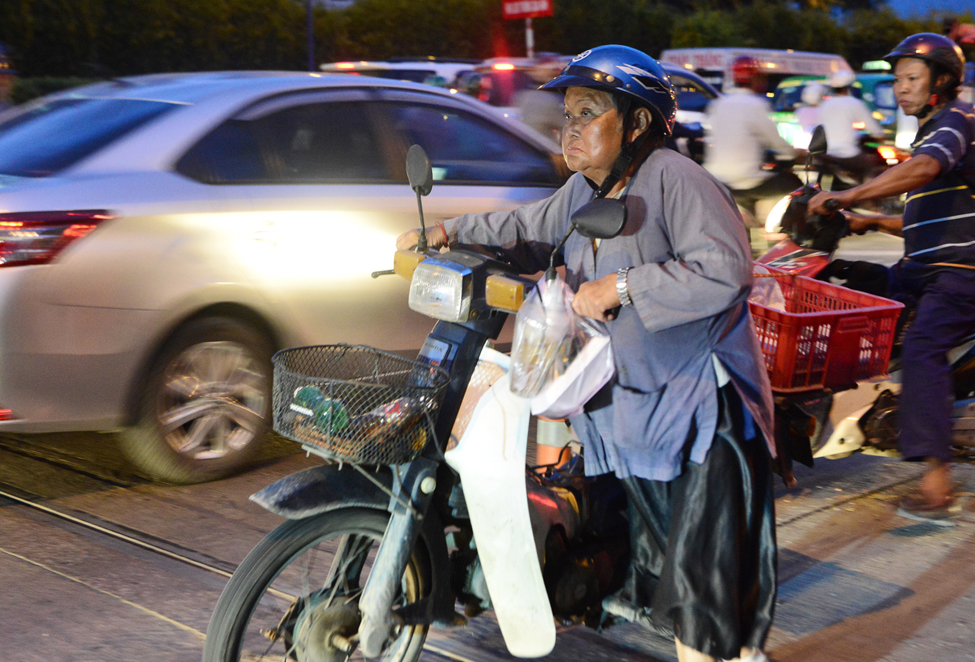 noi am anh giao thong o ham vuot song sai gon ham vuot