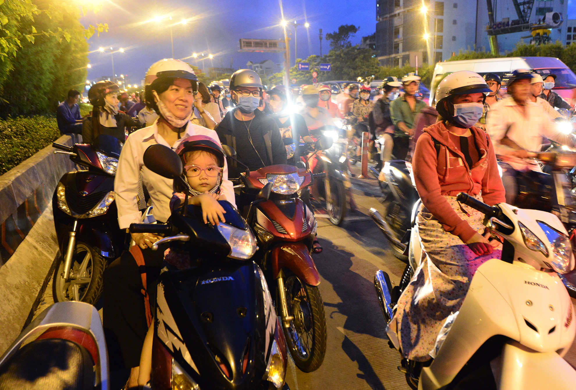 noi am anh giao thong o ham vuot song sai gon ham vuot