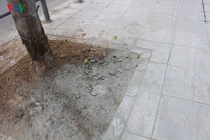 dan ha noi khon kho vi via he vua lat da da xuong cap bui mu mit