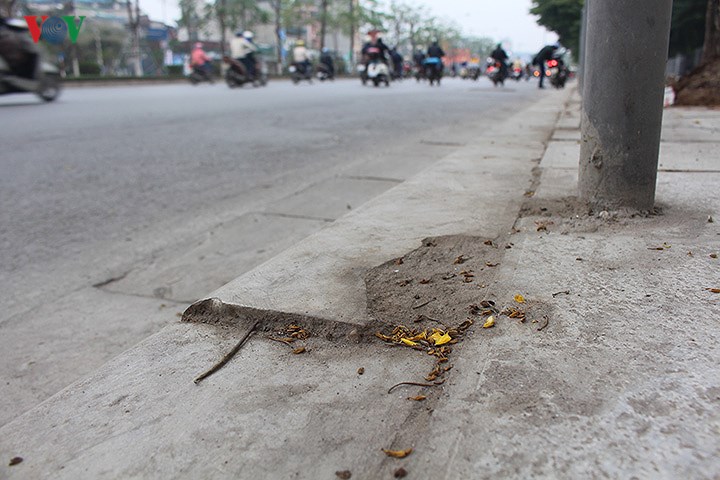 dan ha noi khon kho vi via he vua lat da da xuong cap bui mu mit