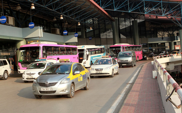 cang hang khong noi bai phai sua quy dinh rieng ve nien han taxi