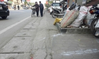 o to khach huc vang dai phan cach nhieu nguoi mac ket keu cuu