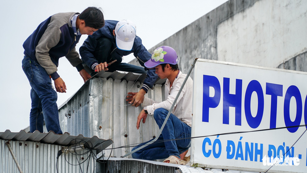 dan ca mau lay luoi ong nuoc neo nha chong bao