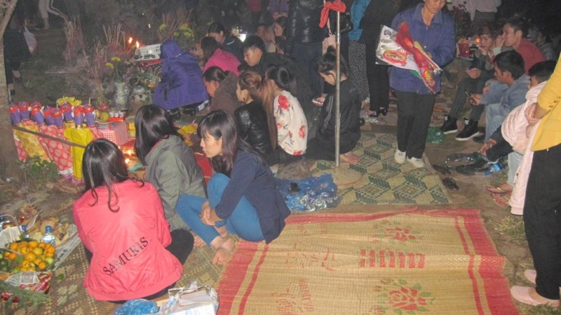 lao gan canh gac cong troi tra linh