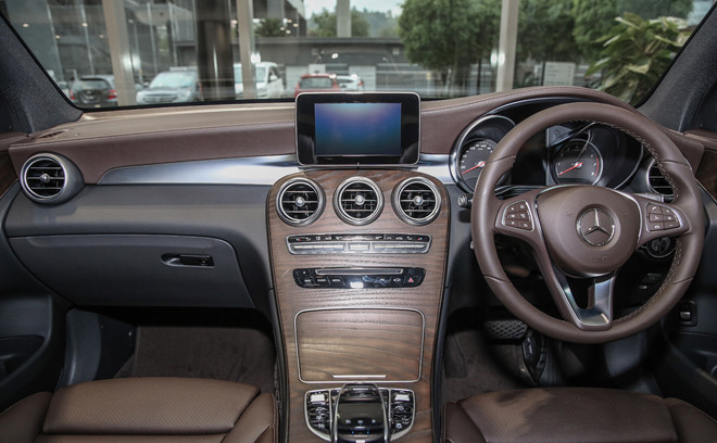 mercedes benz xac nhan dua glc 200 ve viet nam