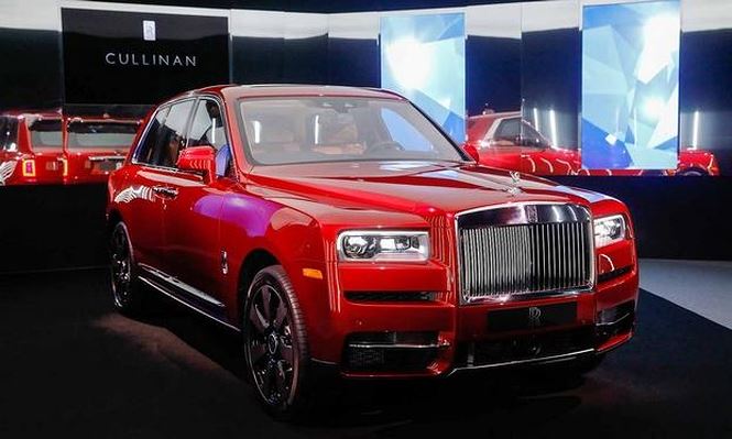 suv dau tien cua rolls royce co gia ban tu 413 ty o viet nam