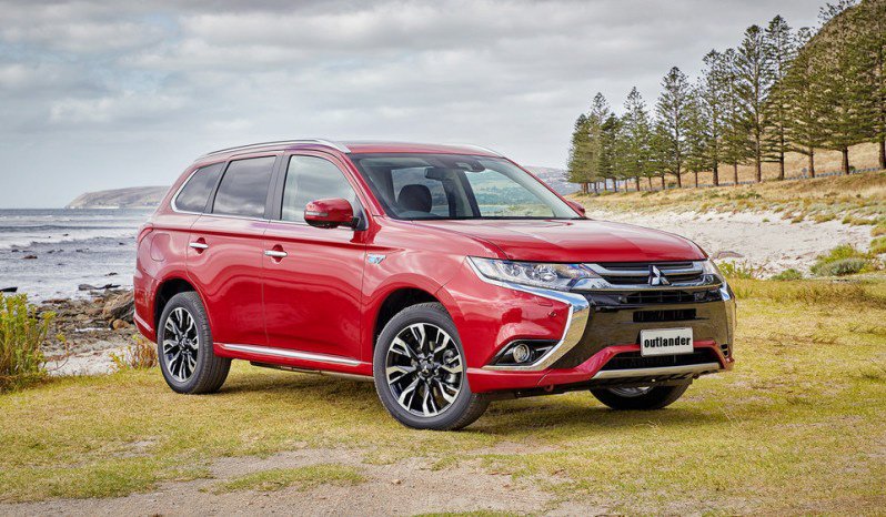 o to suv 5 cho khan hang dong loat ru nhau tang gia