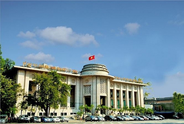 mot chuyen vien ngan hang phai nop 214 trieu dong chi phi dao tao