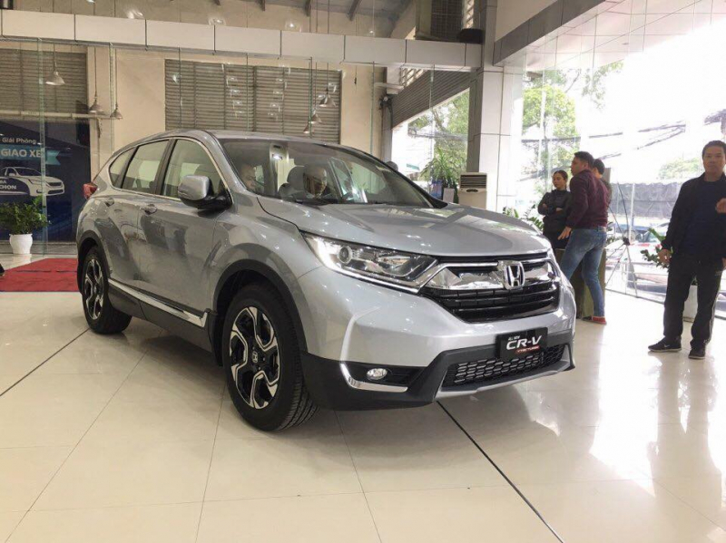 hang nghin oto thai lan cap cang gia xe co giam ngay
