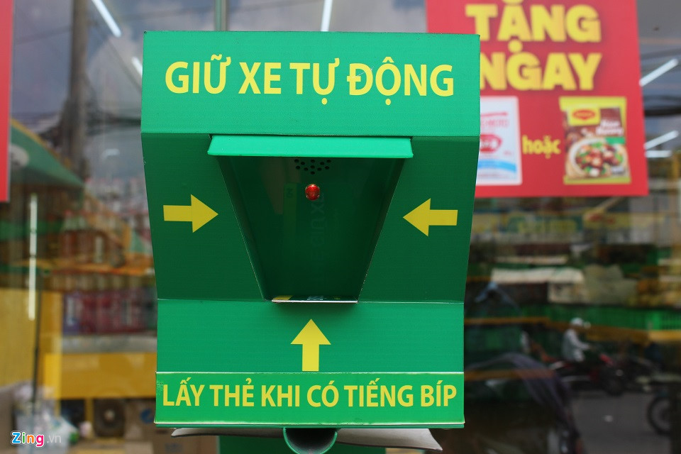 trai nghiem he thong giu xe tu dong tai sai gon
