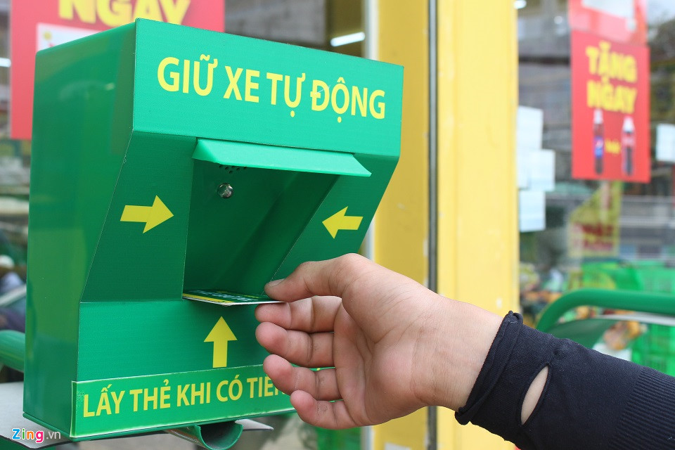 trai nghiem he thong giu xe tu dong tai sai gon