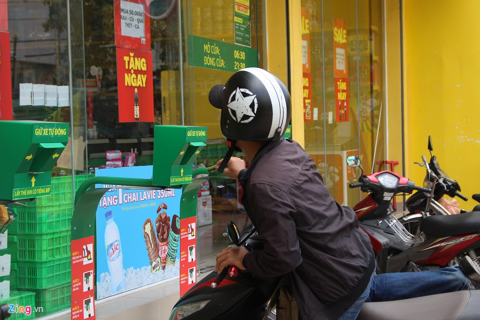 trai nghiem he thong giu xe tu dong tai sai gon