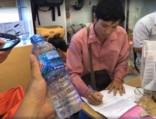 may anh bien thanh chai nuoc loc shopee hay ghn phai boi thuong