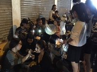 gan 20 trieu dong lang hoa halloween giat minh vi xot chu khong vi so ma