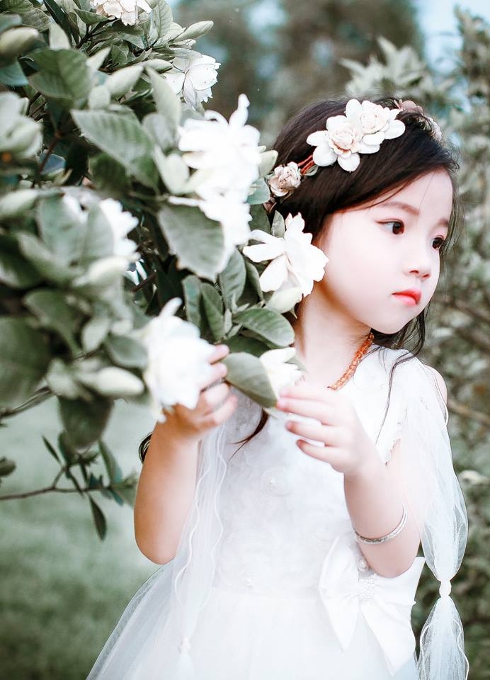 bo anh nhu thien than than cua be gai hai duong khien ai cung muon sinh ngay mot cong chua