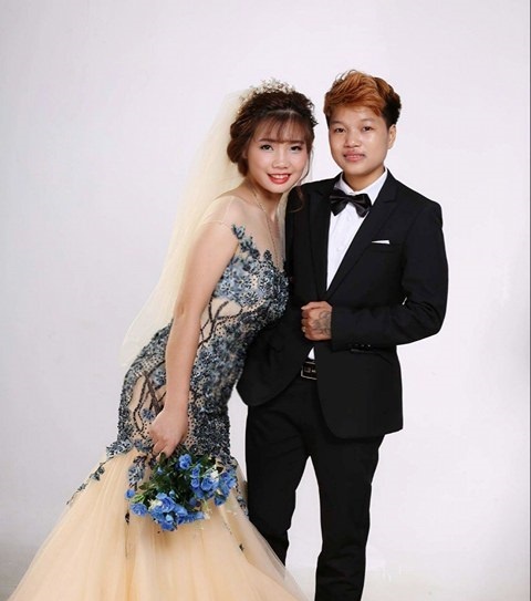 bo anh cuoi lang man cua cap doi dong tinh nu chup truoc come out sau