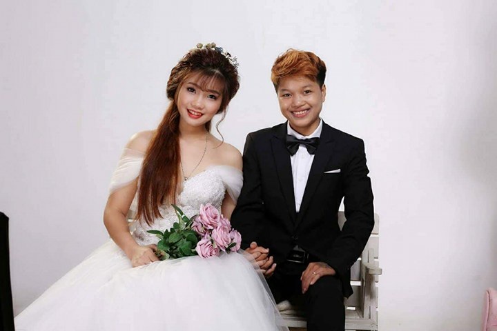 bo anh cuoi lang man cua cap doi dong tinh nu chup truoc come out sau