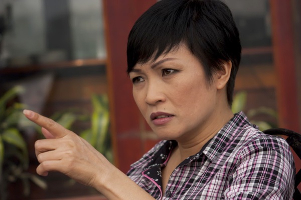 vai dien dong tinh nu hiem hoi cua lang giai tri viet