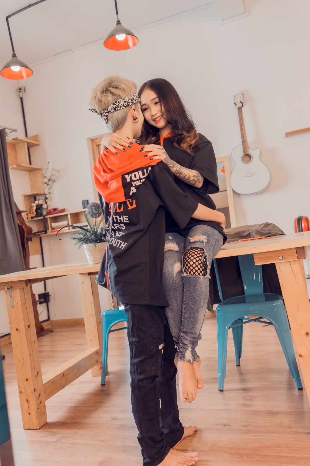 bo anh tinh yeu cua cap doi dong tinh nu khien ai nay deu thon thuc