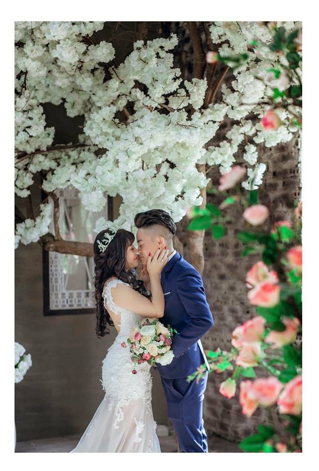 bo anh cuoi lang man cua vo chong chang chuyen gioi truoc them giang sinh